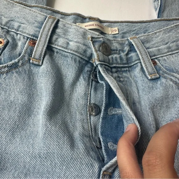 Levi’s Wedgie Straight Jeans - Picture 4 of 6